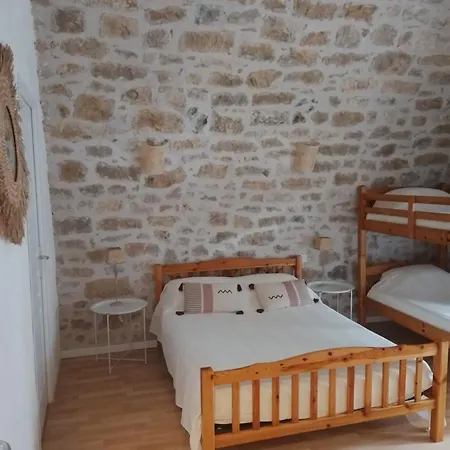 La Lauzet بيت للعطل *